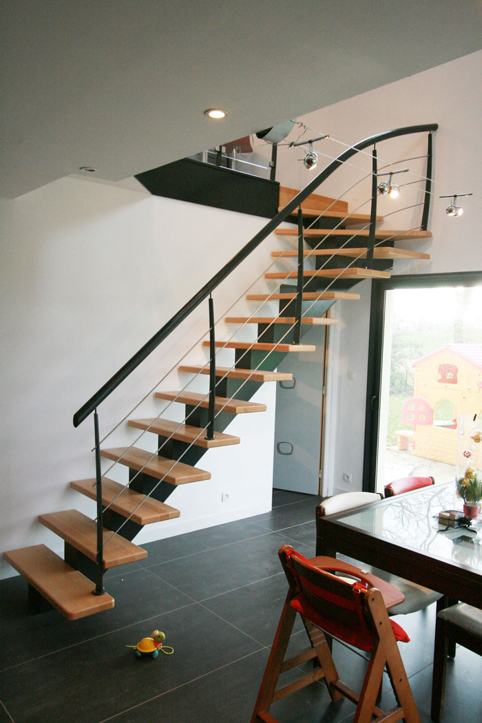 Escalier tournant (un quart) , Escalier métallique et bois
